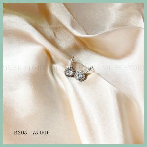 Khuyên chất liệu bạc 925 thiết kế đá tròn đơn giản sang trọng