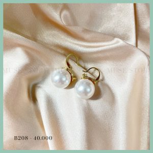 Khuyên tai hạt ngọc sang trọng