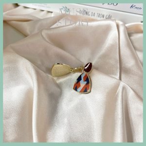 Khuyên tai thổ cẩm phong cách