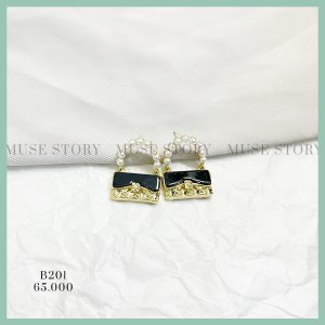 Khuyên tai hình túi xách đính ngọc vô cùng nổi bật, chui xỏ mạ bạc 925 hạn chế dị ứng, màu đen B201