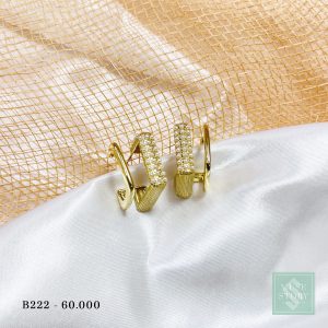 Khuyên tai khung vuông đính ngọc với thiết kế sắc sảo cho bạn trở nên nổi bật dù là ở bất cứ đâu B222