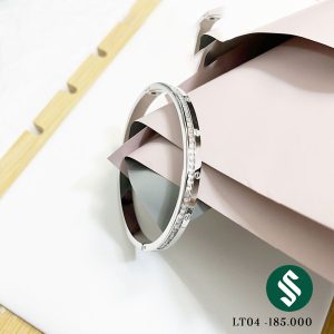 Lắc tay BVL Garin đính đá đơn giản, vòng đá đính trên thân lắc vô cùng nổi bật làm điểm nhấn Lt04