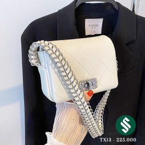 Túi trám da, dây xích bạc to thời trang trắng tinh khôi