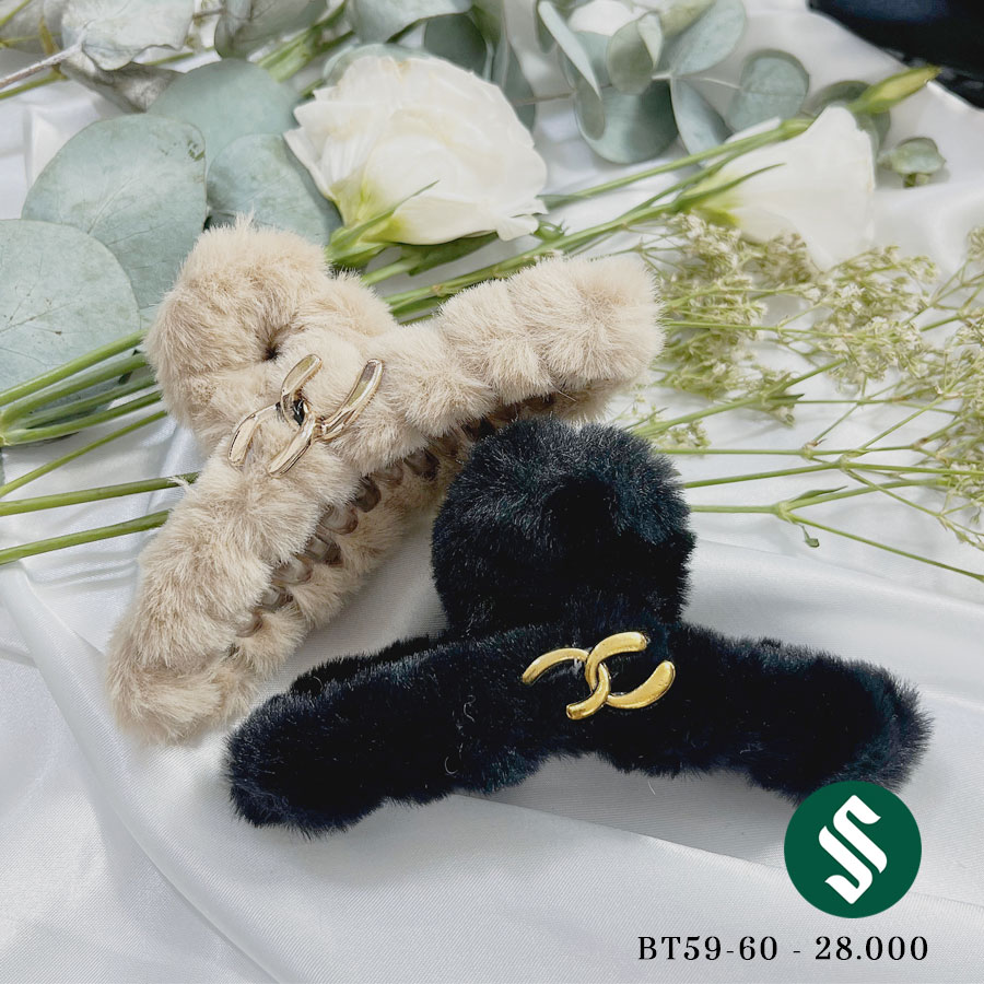 Kẹp búi tóc vải bông kết hợp tag vàng chữ X xinh xắn dễ thương. Vải bông nhẹ nhàng mịn mướt, càng kẹp bằng nhựa cứng chắc chắn nhưng không đau đầu Bt59, bt60