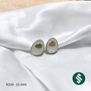 Khuyên tai hình bầu dục tựa trái trứng, thêm nét dễ thương