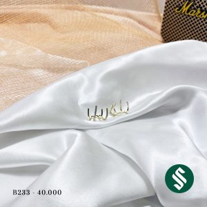 Khuyên tai hình vương miện độc đáo, thân khuyên đươc đính đá li ti lấp lánh đẹp mắt