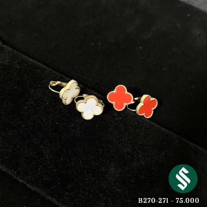 Khuyên tai cỏ 4 lá gồm 2 màu đỏ và trắng