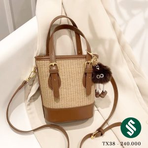 Túi cói đế da  lèm móc treo gấu xinh xắn màu nâu