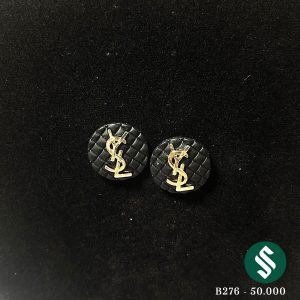 Khuyên tai da tag YSL đen thời thượng