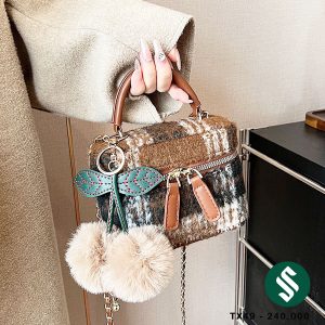 Túi hộp dạ kèm xích treo bông lá hot nhất mùa đông