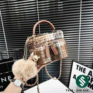 Túi hộp dạ kèm xích treo bông lá dáng nhỏ xinh