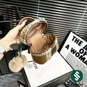 Túi hộp dạ kèm xích treo bông lá ngăn rộng thoải mái