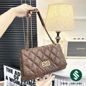 Túi ô trám khóa BB màu nâu đậm