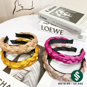 Băng đô đủ màu cho các set đồ nhẹ nhàng, diện áo dài thì xinh khỏi phải bàn