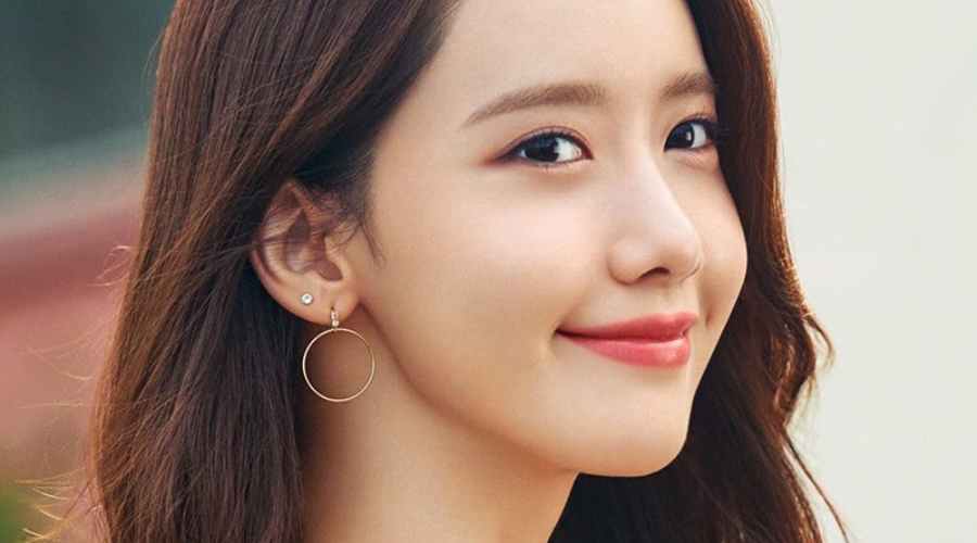 Mặt hình trái tim nên chọn khuyên tai giọt nước hoặc tròn