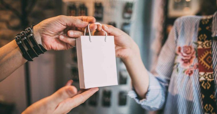 10 món quà tặng giáng sinh cho bạn gái sành điệu